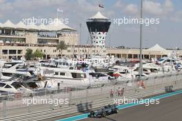 Nico Rosberg (GER) Mercedes AMG F1 W06. 27.11.2015. Formula 1 World Championship, Rd 19, Abu Dhabi Grand Prix, Yas Marina Circuit, Abu Dhabi, Practice Day.