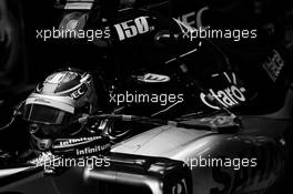 Sergio Perez (MEX) Sahara Force India F1 VJM08. 27.11.2015. Formula 1 World Championship, Rd 19, Abu Dhabi Grand Prix, Yas Marina Circuit, Abu Dhabi, Practice Day.