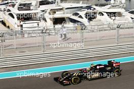 Pastor Maldonado (VEN) Lotus F1 E23. 27.11.2015. Formula 1 World Championship, Rd 19, Abu Dhabi Grand Prix, Yas Marina Circuit, Abu Dhabi, Practice Day.