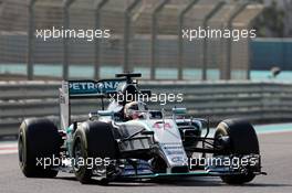 Lewis Hamilton (GBR) Mercedes AMG F1 W06. 27.11.2015. Formula 1 World Championship, Rd 19, Abu Dhabi Grand Prix, Yas Marina Circuit, Abu Dhabi, Practice Day.