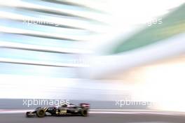 Pastor Maldonado (VEN), Lotus F1 Team  27.11.2015. Formula 1 World Championship, Rd 19, Abu Dhabi Grand Prix, Yas Marina Circuit, Abu Dhabi, Practice Day.