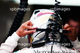 Lewis Hamilton (GBR) Mercedes AMG F1. 27.11.2015. Formula 1 World Championship, Rd 19, Abu Dhabi Grand Prix, Yas Marina Circuit, Abu Dhabi, Practice Day.