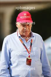 Niki Lauda (AUT) Mercedes Non-Executive Chairman. 27.11.2015. Formula 1 World Championship, Rd 19, Abu Dhabi Grand Prix, Yas Marina Circuit, Abu Dhabi, Practice Day.