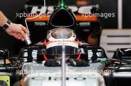 Nico Hulkenberg (GER) Sahara Force India F1 VJM08. 27.11.2015. Formula 1 World Championship, Rd 19, Abu Dhabi Grand Prix, Yas Marina Circuit, Abu Dhabi, Practice Day.