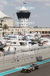 Pastor Maldonado (VEN) Lotus F1 E23. 27.11.2015. Formula 1 World Championship, Rd 19, Abu Dhabi Grand Prix, Yas Marina Circuit, Abu Dhabi, Practice Day.