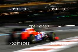 Roberto Merhi (SPA), Manor F1 Team  27.11.2015. Formula 1 World Championship, Rd 19, Abu Dhabi Grand Prix, Yas Marina Circuit, Abu Dhabi, Practice Day.