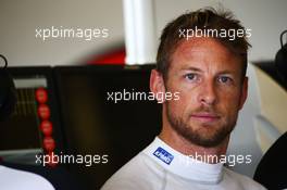 Jenson Button (GBR) McLaren. 27.11.2015. Formula 1 World Championship, Rd 19, Abu Dhabi Grand Prix, Yas Marina Circuit, Abu Dhabi, Practice Day.