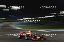 Daniil Kvyat (RUS) Red Bull Racing RB11. 27.11.2015. Formula 1 World Championship, Rd 19, Abu Dhabi Grand Prix, Yas Marina Circuit, Abu Dhabi, Practice Day.