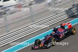 Max Verstappen (NLD) Scuderia Toro Rosso STR10. 27.11.2015. Formula 1 World Championship, Rd 19, Abu Dhabi Grand Prix, Yas Marina Circuit, Abu Dhabi, Practice Day.