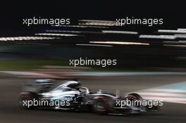 Lewis Hamilton (GBR) Mercedes AMG F1 W06. 27.11.2015. Formula 1 World Championship, Rd 19, Abu Dhabi Grand Prix, Yas Marina Circuit, Abu Dhabi, Practice Day.