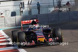 Max Verstappen (NLD) Scuderia Toro Rosso STR10. 27.11.2015. Formula 1 World Championship, Rd 19, Abu Dhabi Grand Prix, Yas Marina Circuit, Abu Dhabi, Practice Day.