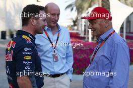 (L to R): Christian Horner (GBR) Red Bull Racing Team Principal with Donald Mackenzie (GBR) CVC Capital Partners Managing Partner, Co Head of Global Investments and Niki Lauda (AUT) Mercedes Non-Executive Chairman. 29.11.2015. Formula 1 World Championship, Rd 19, Abu Dhabi Grand Prix, Yas Marina Circuit, Abu Dhabi, Race Day.
