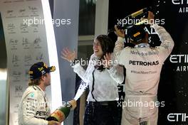 Nico Rosberg (GER), Mercedes AMG F1 Team and Lewis Hamilton (GBR), Mercedes AMG F1 Team  29.11.2015. Formula 1 World Championship, Rd 19, Abu Dhabi Grand Prix, Yas Marina Circuit, Abu Dhabi, Race Day.