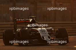 Sergio Perez (MEX) Sahara Force India F1 VJM08. 29.11.2015. Formula 1 World Championship, Rd 19, Abu Dhabi Grand Prix, Yas Marina Circuit, Abu Dhabi, Race Day.