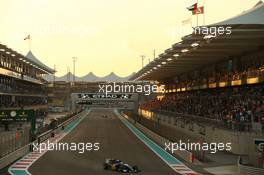 Marcus Ericsson (SWE) Sauber C34. 29.11.2015. Formula 1 World Championship, Rd 19, Abu Dhabi Grand Prix, Yas Marina Circuit, Abu Dhabi, Race Day.