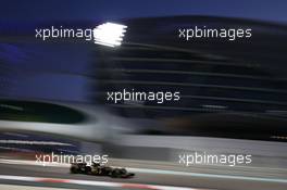 Romain Grosjean (FRA) Lotus F1 E23. 29.11.2015. Formula 1 World Championship, Rd 19, Abu Dhabi Grand Prix, Yas Marina Circuit, Abu Dhabi, Race Day.