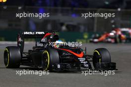 Fernando Alonso (ESP), McLaren Honda  29.11.2015. Formula 1 World Championship, Rd 19, Abu Dhabi Grand Prix, Yas Marina Circuit, Abu Dhabi, Race Day.