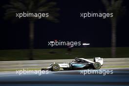 Lewis Hamilton (GBR) Mercedes AMG F1 W06. 29.11.2015. Formula 1 World Championship, Rd 19, Abu Dhabi Grand Prix, Yas Marina Circuit, Abu Dhabi, Race Day.