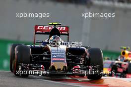 Carlos Sainz (ESP), Scuderia Toro Rosso  29.11.2015. Formula 1 World Championship, Rd 19, Abu Dhabi Grand Prix, Yas Marina Circuit, Abu Dhabi, Race Day.