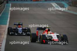 Roberto Merhi (ESP) Manor Marussia F1 Team. 29.11.2015. Formula 1 World Championship, Rd 19, Abu Dhabi Grand Prix, Yas Marina Circuit, Abu Dhabi, Race Day.