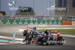 Carlos Sainz Jr (ESP) Scuderia Toro Rosso STR10. 29.11.2015. Formula 1 World Championship, Rd 19, Abu Dhabi Grand Prix, Yas Marina Circuit, Abu Dhabi, Race Day.