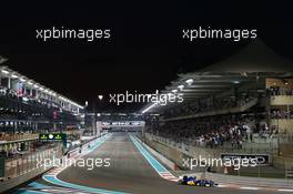 Felipe Nasr (BRA) Sauber C34. 29.11.2015. Formula 1 World Championship, Rd 19, Abu Dhabi Grand Prix, Yas Marina Circuit, Abu Dhabi, Race Day.
