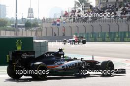 Sergio Perez (MEX) Sahara Force India F1 VJM08. 28.11.2015. Formula 1 World Championship, Rd 19, Abu Dhabi Grand Prix, Yas Marina Circuit, Abu Dhabi, Qualifying Day.