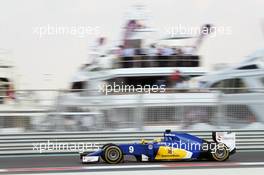 Marcus Ericsson (SWE) Sauber C34. 28.11.2015. Formula 1 World Championship, Rd 19, Abu Dhabi Grand Prix, Yas Marina Circuit, Abu Dhabi, Qualifying Day.
