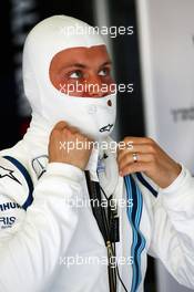 Valtteri Bottas (FIN) Williams. 28.11.2015. Formula 1 World Championship, Rd 19, Abu Dhabi Grand Prix, Yas Marina Circuit, Abu Dhabi, Qualifying Day.