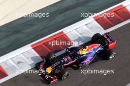 Daniel Ricciardo (AUS), Red Bull Racing  28.11.2015. Formula 1 World Championship, Rd 19, Abu Dhabi Grand Prix, Yas Marina Circuit, Abu Dhabi, Qualifying Day.