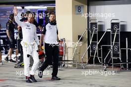 Jenson Button (GBR) McLaren. 28.11.2015. Formula 1 World Championship, Rd 19, Abu Dhabi Grand Prix, Yas Marina Circuit, Abu Dhabi, Qualifying Day.