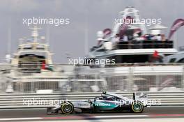 Nico Rosberg (GER) Mercedes AMG F1 W06. 28.11.2015. Formula 1 World Championship, Rd 19, Abu Dhabi Grand Prix, Yas Marina Circuit, Abu Dhabi, Qualifying Day.