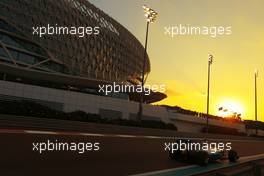 Lewis Hamilton (GBR), Mercedes AMG F1 Team  28.11.2015. Formula 1 World Championship, Rd 19, Abu Dhabi Grand Prix, Yas Marina Circuit, Abu Dhabi, Qualifying Day.