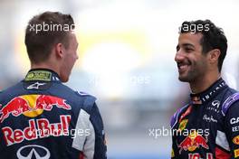 Daniel Ricciardo (AUS), Red Bull Racing and Daniil Kvyat (RUS), Red Bull Racing  29.11.2015. Formula 1 World Championship, Rd 19, Abu Dhabi Grand Prix, Yas Marina Circuit, Abu Dhabi, Race Day.