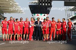 A Ferrari group photograph. 29.11.2015. Formula 1 World Championship, Rd 19, Abu Dhabi Grand Prix, Yas Marina Circuit, Abu Dhabi, Race Day.