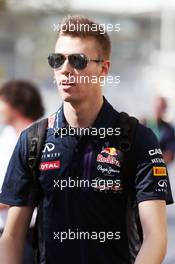 Daniil Kvyat (RUS) Red Bull Racing. 26.11.2015. Formula 1 World Championship, Rd 19, Abu Dhabi Grand Prix, Yas Marina Circuit, Abu Dhabi, Preparation Day.