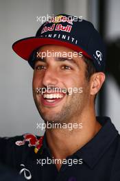 Daniel Ricciardo (AUS) Red Bull Racing. 26.11.2015. Formula 1 World Championship, Rd 19, Abu Dhabi Grand Prix, Yas Marina Circuit, Abu Dhabi, Preparation Day.