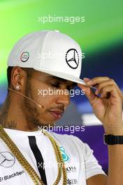 Lewis Hamilton (GBR), Mercedes AMG F1 Team  26.11.2015. Formula 1 World Championship, Rd 19, Abu Dhabi Grand Prix, Yas Marina Circuit, Abu Dhabi, Preparation Day.