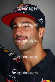 Daniel Ricciardo (AUS) Red Bull Racing. 26.11.2015. Formula 1 World Championship, Rd 19, Abu Dhabi Grand Prix, Yas Marina Circuit, Abu Dhabi, Preparation Day.
