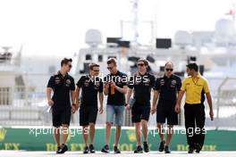 Daniil Kvyat (RUS), Red Bull Racing  26.11.2015. Formula 1 World Championship, Rd 19, Abu Dhabi Grand Prix, Yas Marina Circuit, Abu Dhabi, Preparation Day.