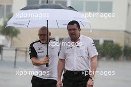 (L to R): Matt Bishop (GBR) McLaren Press Officer with Eric Boullier (FRA) McLaren Racing Director. 23.10.2015. Formula 1 World Championship, Rd 16, United States Grand Prix, Austin, Texas, USA, Practice Day.