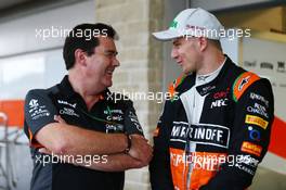 (L to R): Steve Curnow (GBR) Sahara Force India F1 Team Commercial Director with Nico Hulkenberg (GER) Sahara Force India F1. 23.10.2015. Formula 1 World Championship, Rd 16, United States Grand Prix, Austin, Texas, USA, Practice Day.