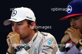 (L to R): Nico Rosberg (GER) Mercedes AMG F1 and Lewis Hamilton (GBR) Mercedes AMG F1 in the FIA Press Conference 25.10.2015. Formula 1 World Championship, Rd 16, United States Grand Prix, Austin, Texas, USA, Race Day.