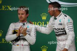 Nico Rosberg (GER) Mercedes AMG F1 W06 and Lewis Hamilton (GBR) Mercedes AMG F1. 25.10.2015. Formula 1 World Championship, Rd 16, United States Grand Prix, Austin, Texas, USA, Race Day.