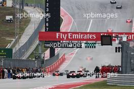 The grid heads off on the formation lap. 25.10.2015. Formula 1 World Championship, Rd 16, United States Grand Prix, Austin, Texas, USA, Race Day.