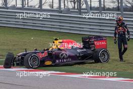 Daniil Kvyat (RUS) Red Bull Racing RB11 crashed out of the race. 25.10.2015. Formula 1 World Championship, Rd 16, United States Grand Prix, Austin, Texas, USA, Race Day.