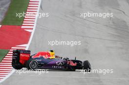 Daniil Kvyat (RUS) Red Bull Racing RB11 crashes out of the race. 25.10.2015. Formula 1 World Championship, Rd 16, United States Grand Prix, Austin, Texas, USA, Race Day.