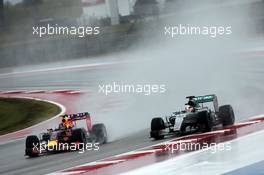 Daniil Kvyat (RUS) Red Bull Racing RB11 and Lewis Hamilton (GBR) Mercedes AMG F1 W06. 24.10.2015. Formula 1 World Championship, Rd 16, United States Grand Prix, Austin, Texas, USA, Qualifying Day.