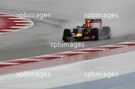 Daniil Kvyat (RUS) Red Bull Racing RB11. 24.10.2015. Formula 1 World Championship, Rd 16, United States Grand Prix, Austin, Texas, USA, Qualifying Day.