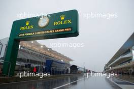 A wet and rainy pit lane. 24.10.2015. Formula 1 World Championship, Rd 16, United States Grand Prix, Austin, Texas, USA, Qualifying Day.